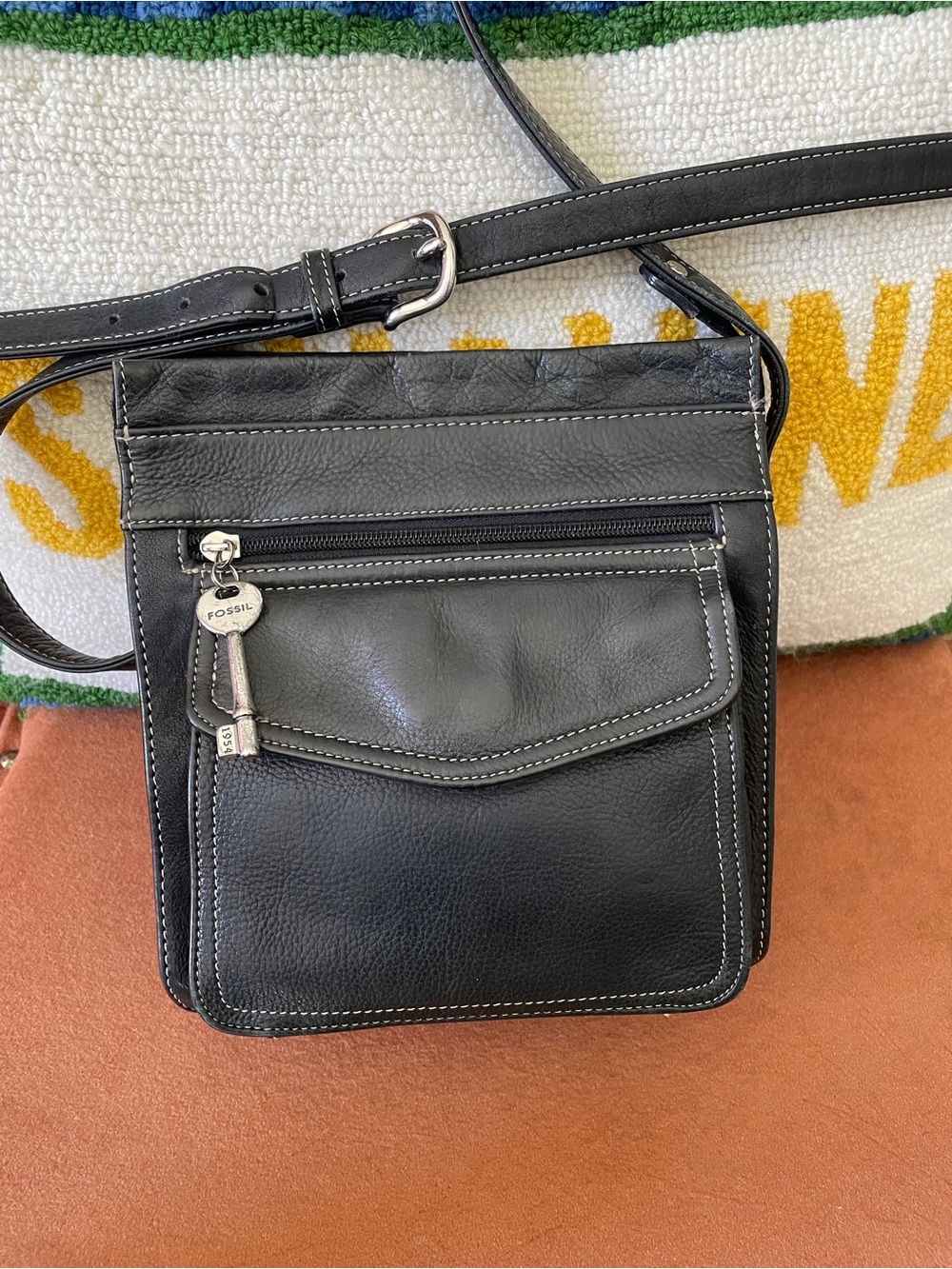 Vintage Fossil Black Pebble Leather Crossbody Bag with Silver Key Charm